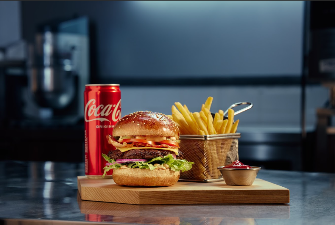 Як мережа АЗК UPG змінює культуру харчування в дорозі