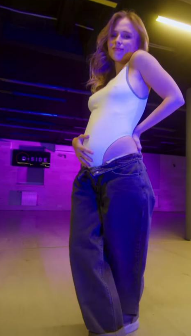 Анна Кошмал феєрично оголосила про вагітність. Перше відео з животиком