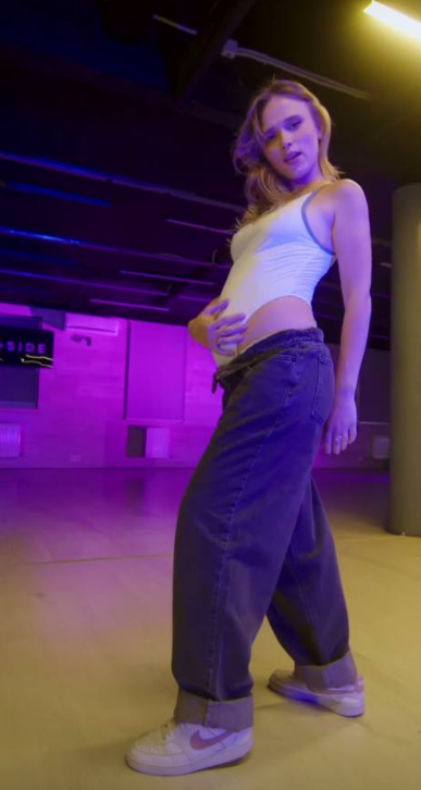 Анна Кошмал феєрично оголосила про вагітність. Перше відео з животиком