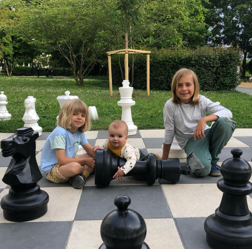 Де зараз маленький Лео з Ірпеня, який замилував Україну своїм виконанням "Червоної калини"