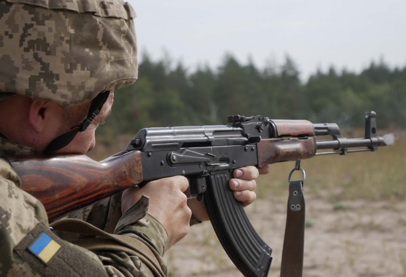 Ловушки, растяжки, колючая проволока. Как украинских военных готовят к боевым задачам