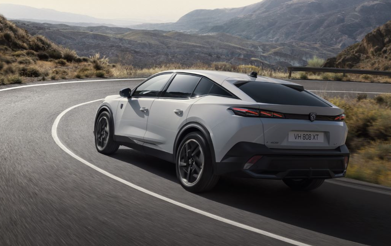Peugeot офіційно представив електричний кросовер Е-408: названі ціни та характеристики