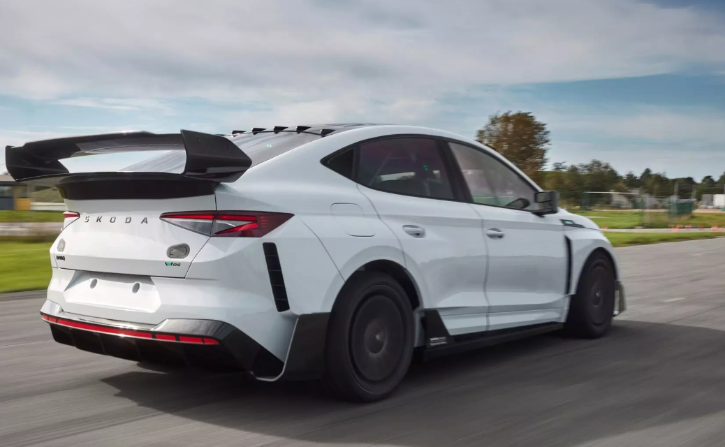 Skoda представила ефектний електромобіль для ралі: опубліковані фото та характеристики