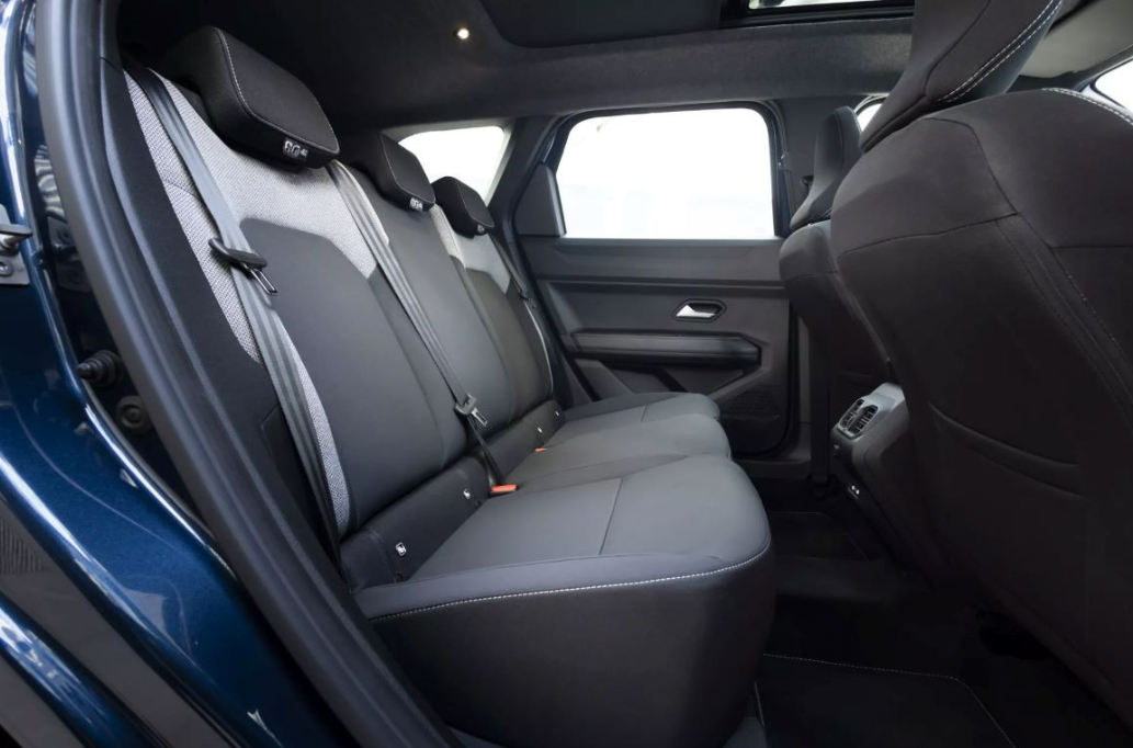 Больше и лучше Duster: Dacia представила полноразмерный кроссовер Bigster