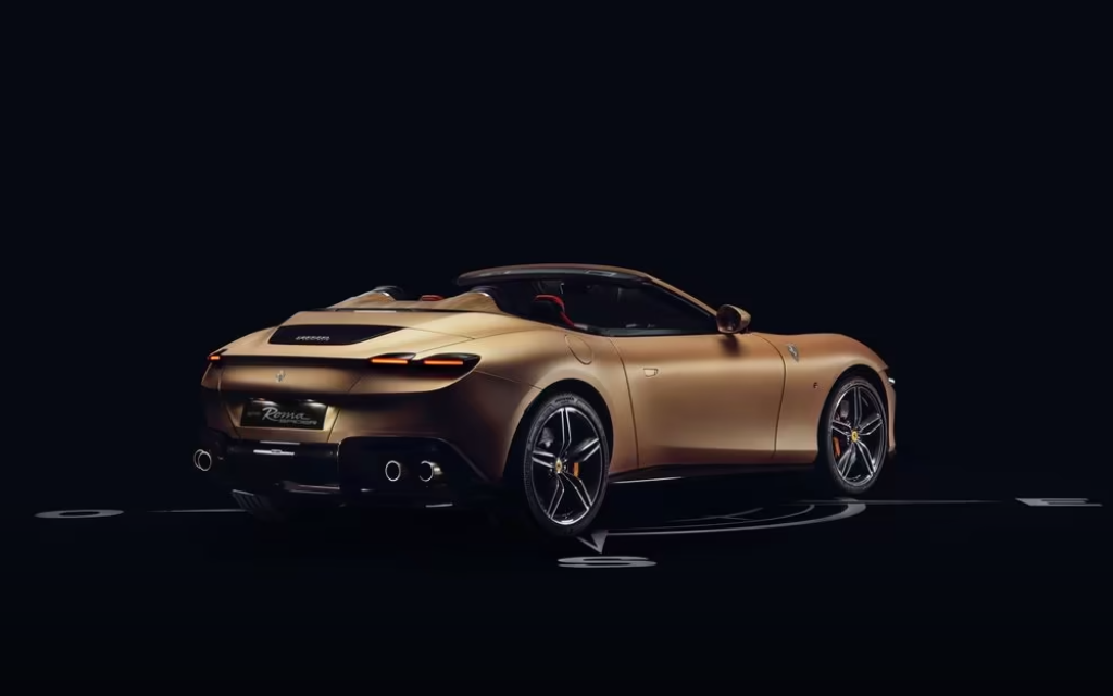 З салоном із гуми, піску та дерева: незвичний кабріолет Ferrari Roma Spider представили офіційно