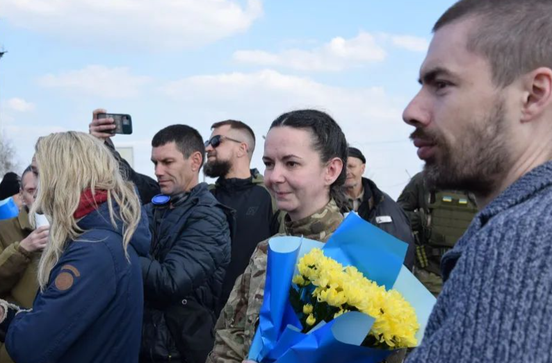 Втратила чоловіка в Маріуполі й пережила полон. Чим зараз живе "Сталева Нава"