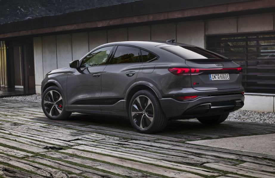 Audi представила повнорозмірний електричний кросовер: названі ціни та ключові фішки
