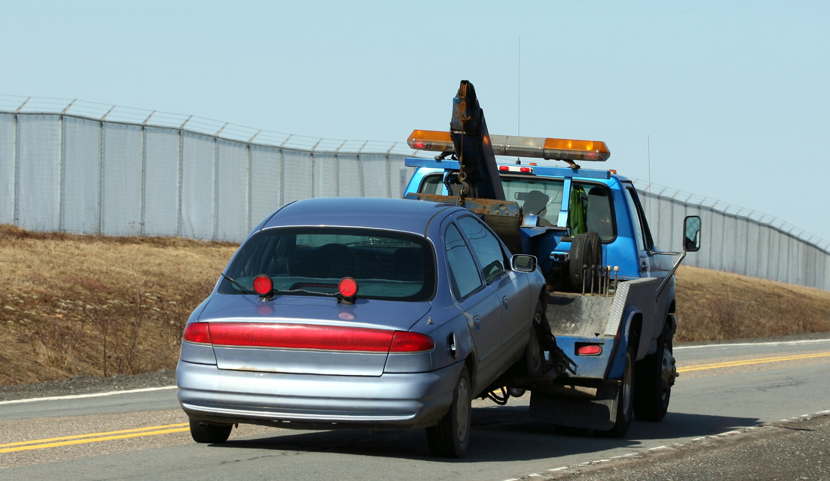 Головне - безпека: як правильно буксирувати автомобіль