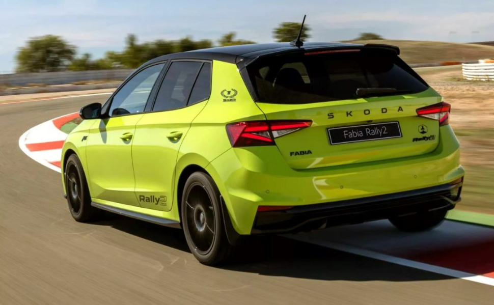 Skoda Fabia отримала заряджену версію на честь ралі: названо ціни та характеристики