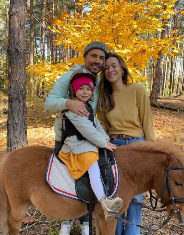 "Вибач": Андрій Бєдняков розлучається з дружиною після 16 років шлюбу