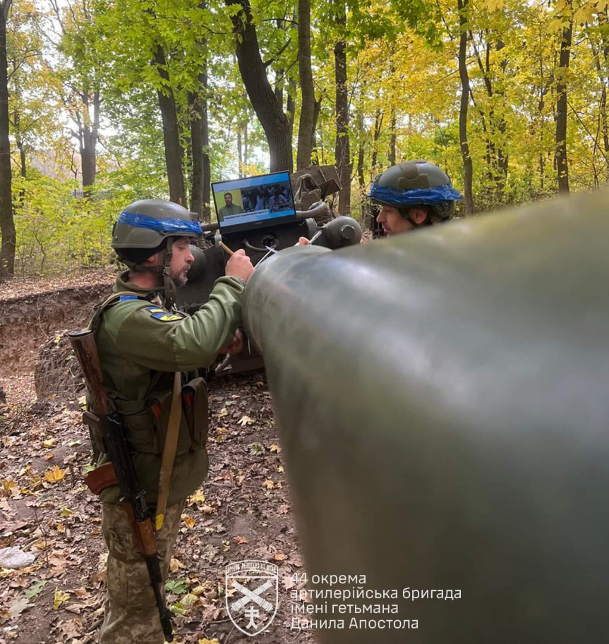 Українські бійці показали, як писали радіодиктант у Курській області (фото)