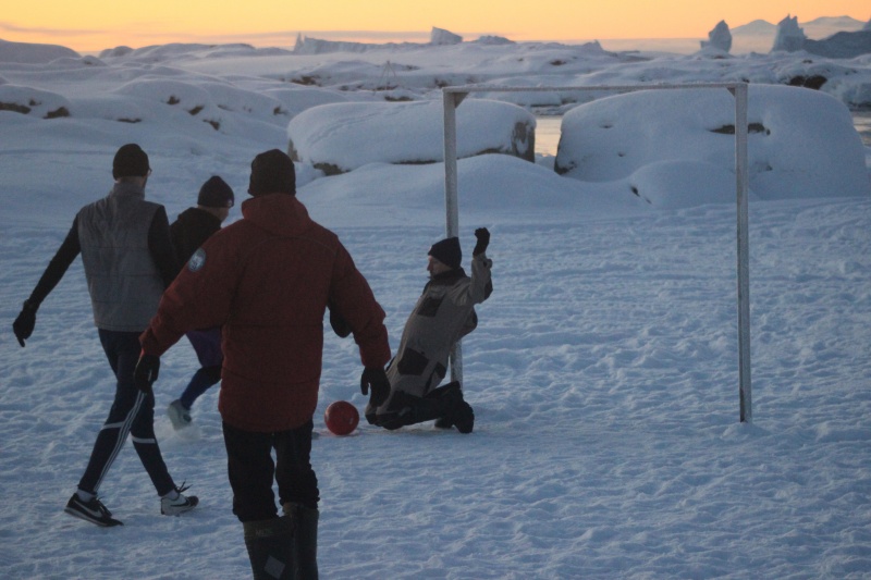 "Якщо Антарктида розтане – міста підуть під воду". Інтерв'ю з полярником про роботу на краю світу