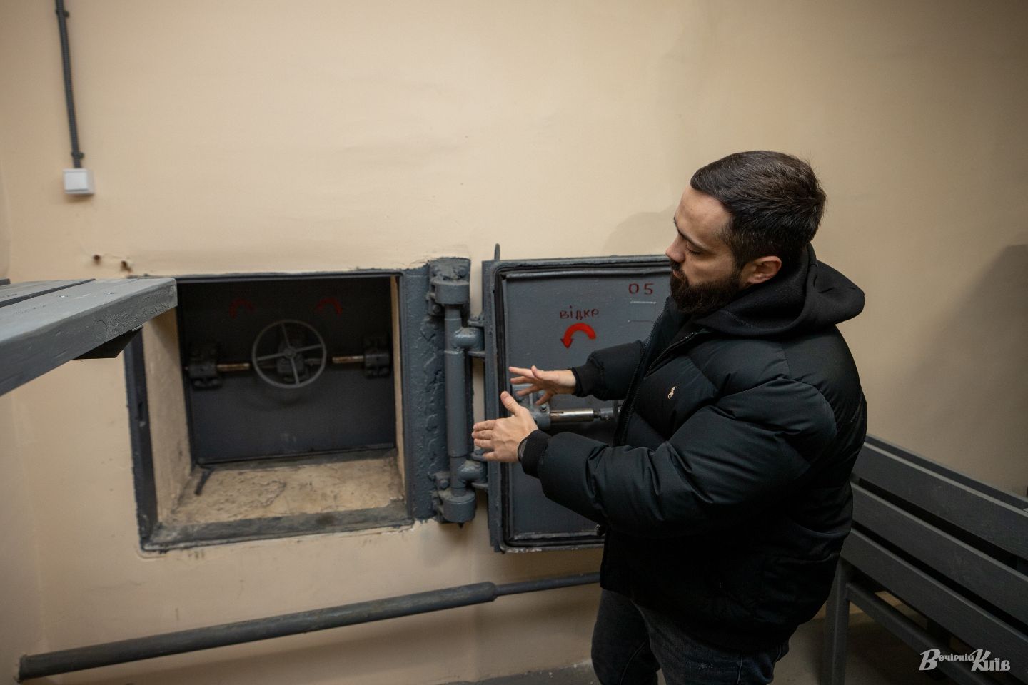 Колись був секретним. Дивіться, як виглядає ядерний бункер під Києвом (фото)