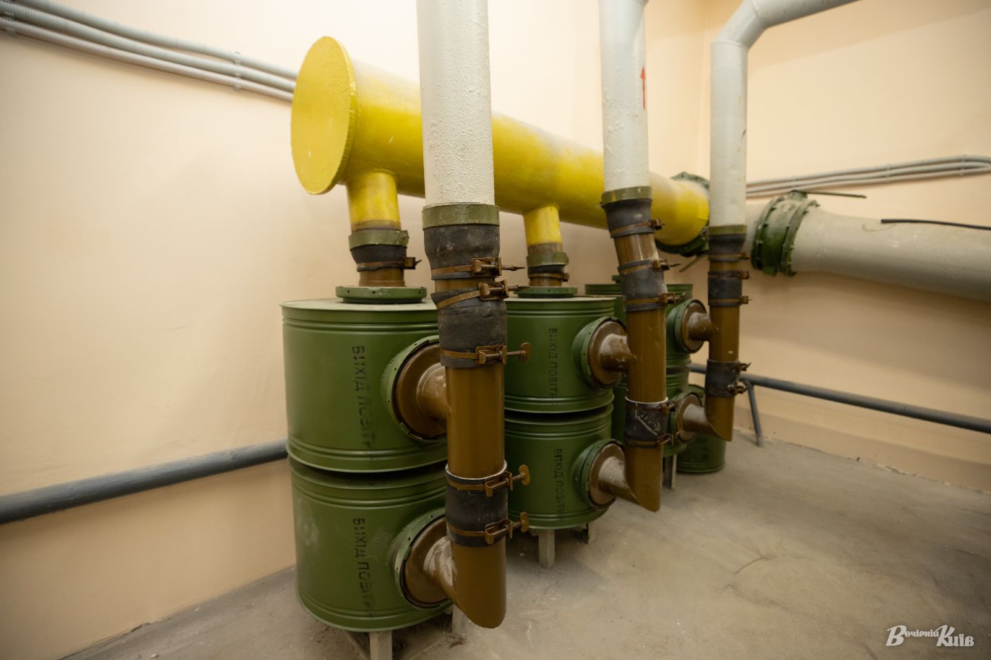 Колись був секретним. Дивіться, як виглядає ядерний бункер під Києвом (фото)