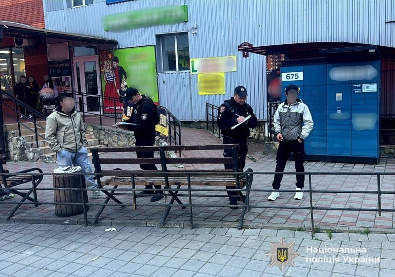 У Вінниці чоловік влаштував стрілянину біля ТЦ, є поранений