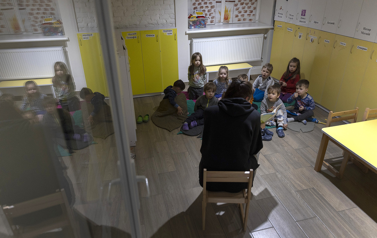 Уроки под обстрелами. Как дети возвращаются к учебе в прифронтовых регионах