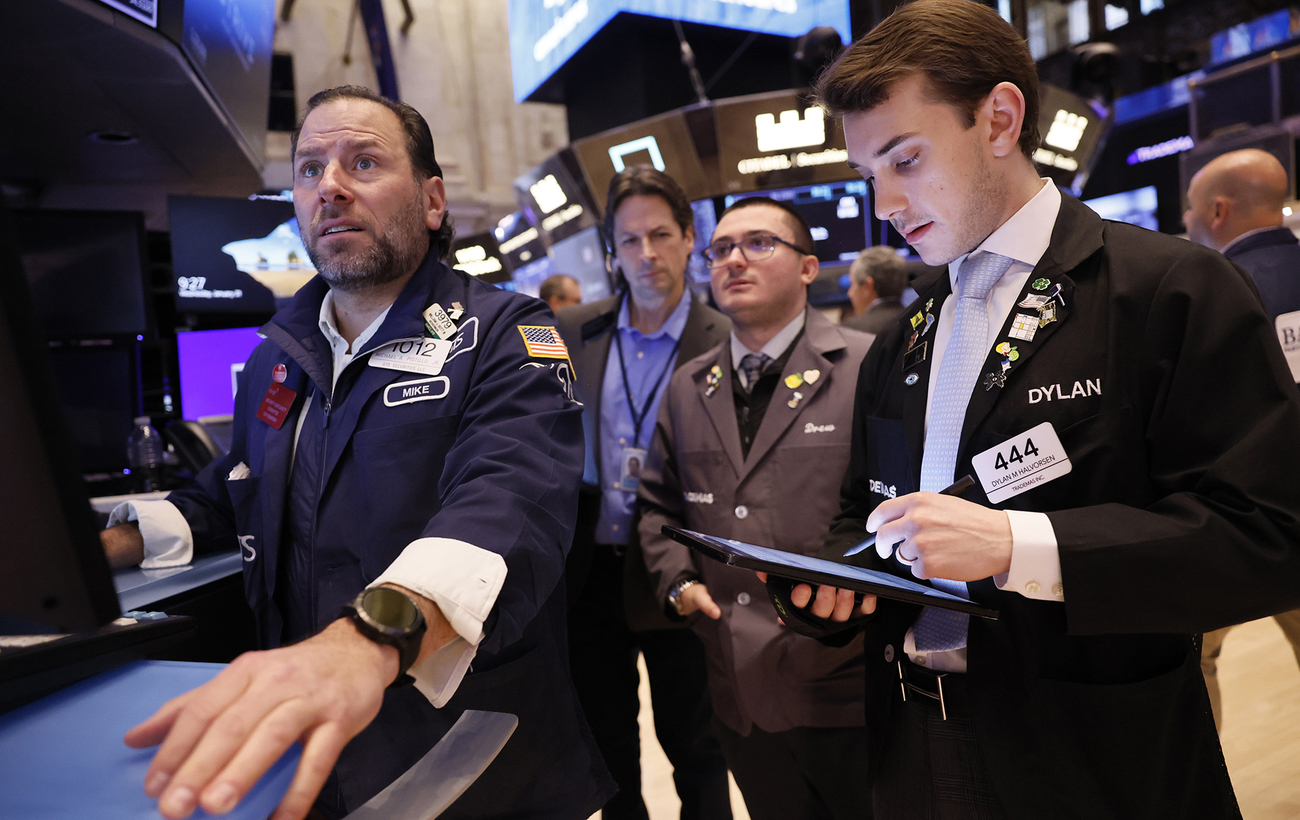 Торгова війна Трампа виходить з-під контролю: що чекає світову економіку