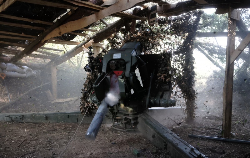 "Тут проходить молодість". Як добровольці тримають Часів Яр, репортаж РБК-Україна