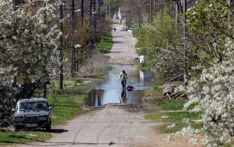"Над Ірпінню сміялися, а вона зупинила орду". Як живуть затоплені і розбиті села під Києвом