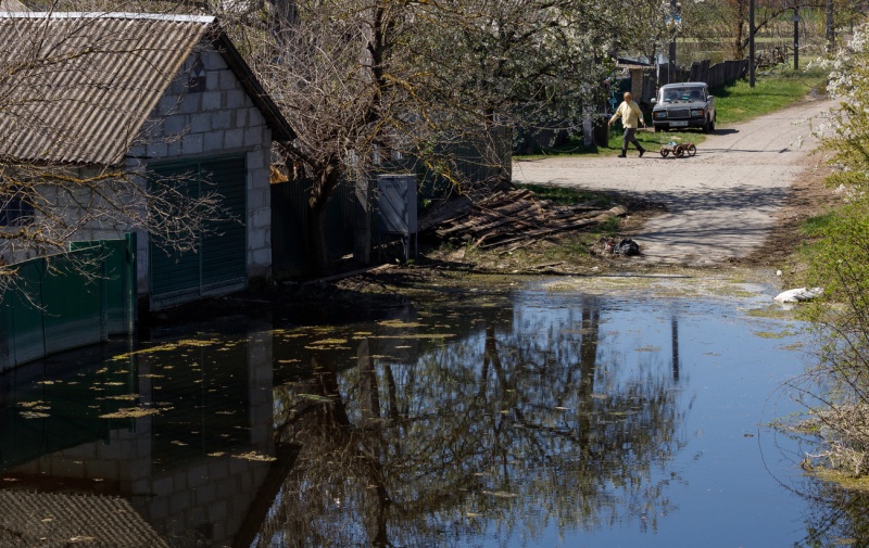 "Над Ірпінню сміялися, а вона зупинила орду". Як живуть затоплені і розбиті села під Києвом