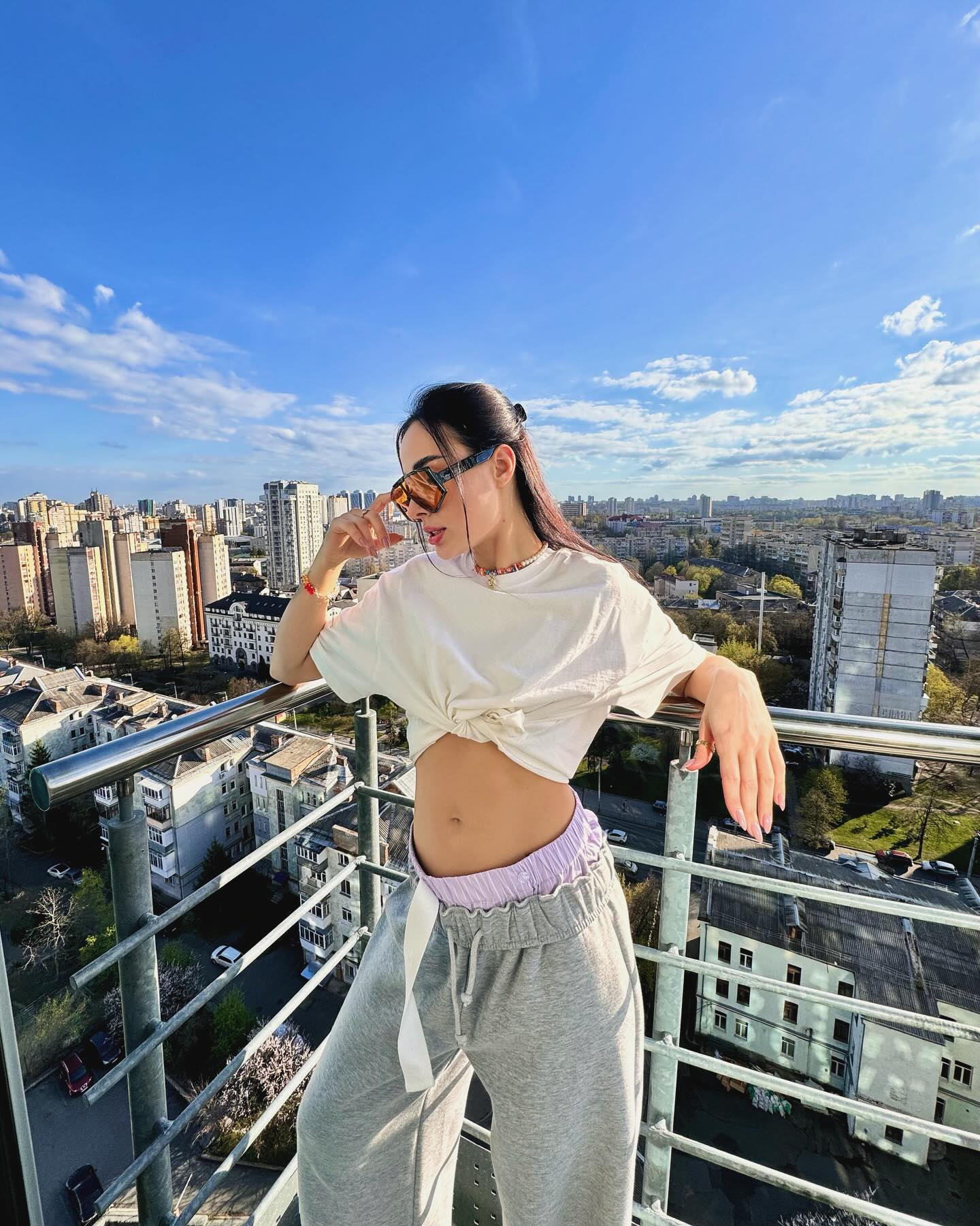 Відома українська співачка оголосила про вагітність: перші фото з животиком