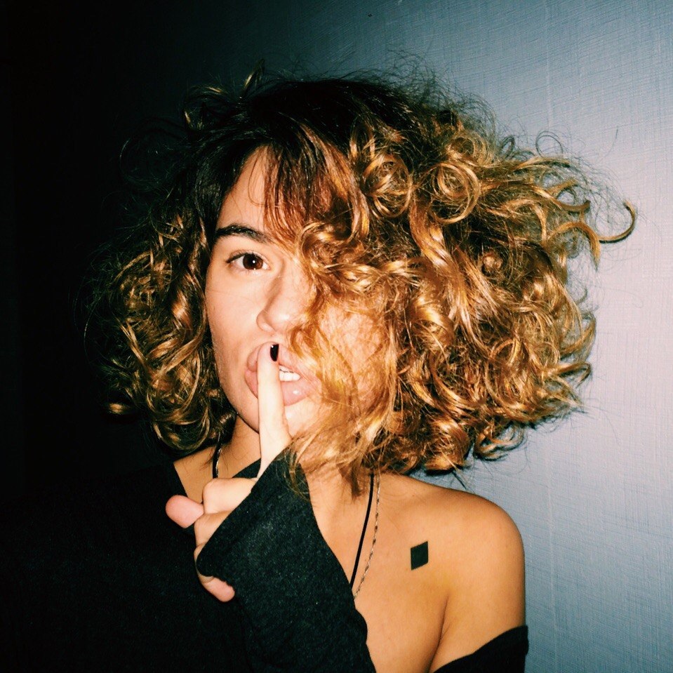 Юная мечтательница: как выглядела Даша Кацурина до того, как стать модным дизайнером