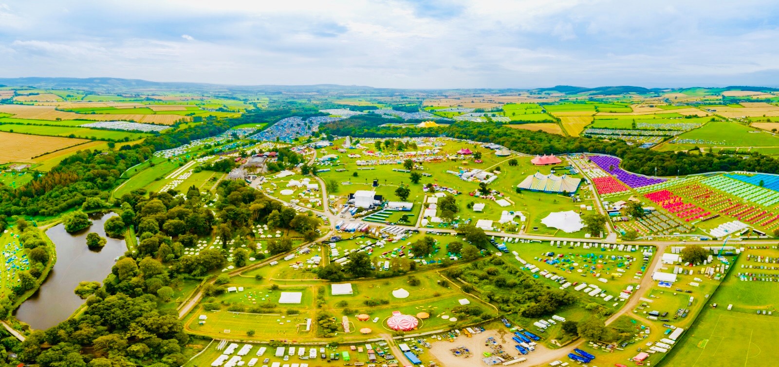 Просто неба. Понад 700 українських біженців в Ірландії розмісять у наметах