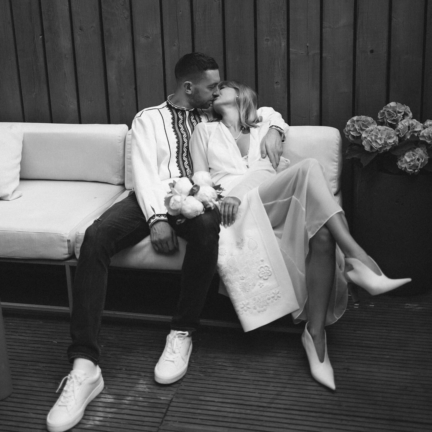 Зірка "Жіночого кварталу" вперше вийшла заміж і показала ніжні весільні фото