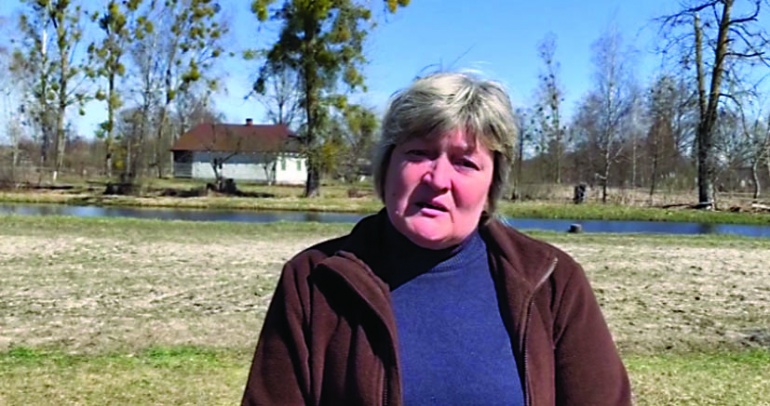 Умоляю тебя, сложи оружие! Один сын жительницы Волыни украинцев защищает, второй - убивает