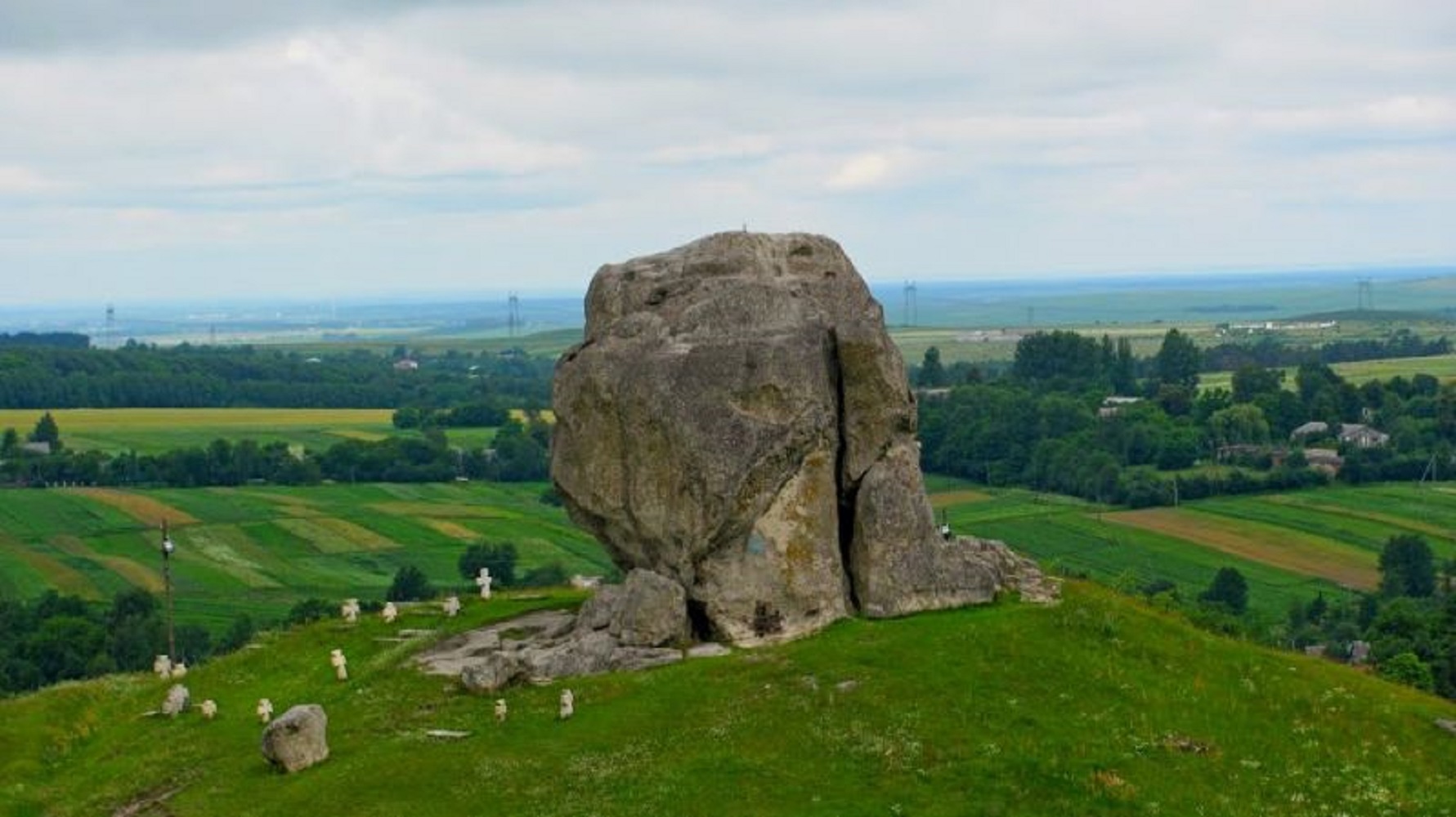 5 аномальних зон України, які зберігають нерозгадані таємниці