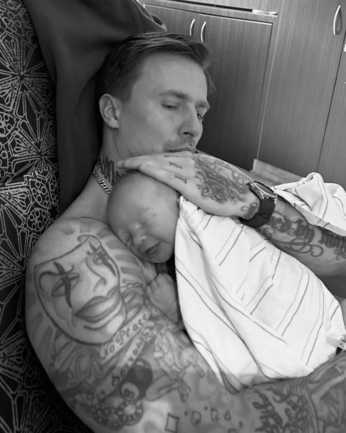 Українська ТБ-зірка вперше стала мамою і показала фото малюка