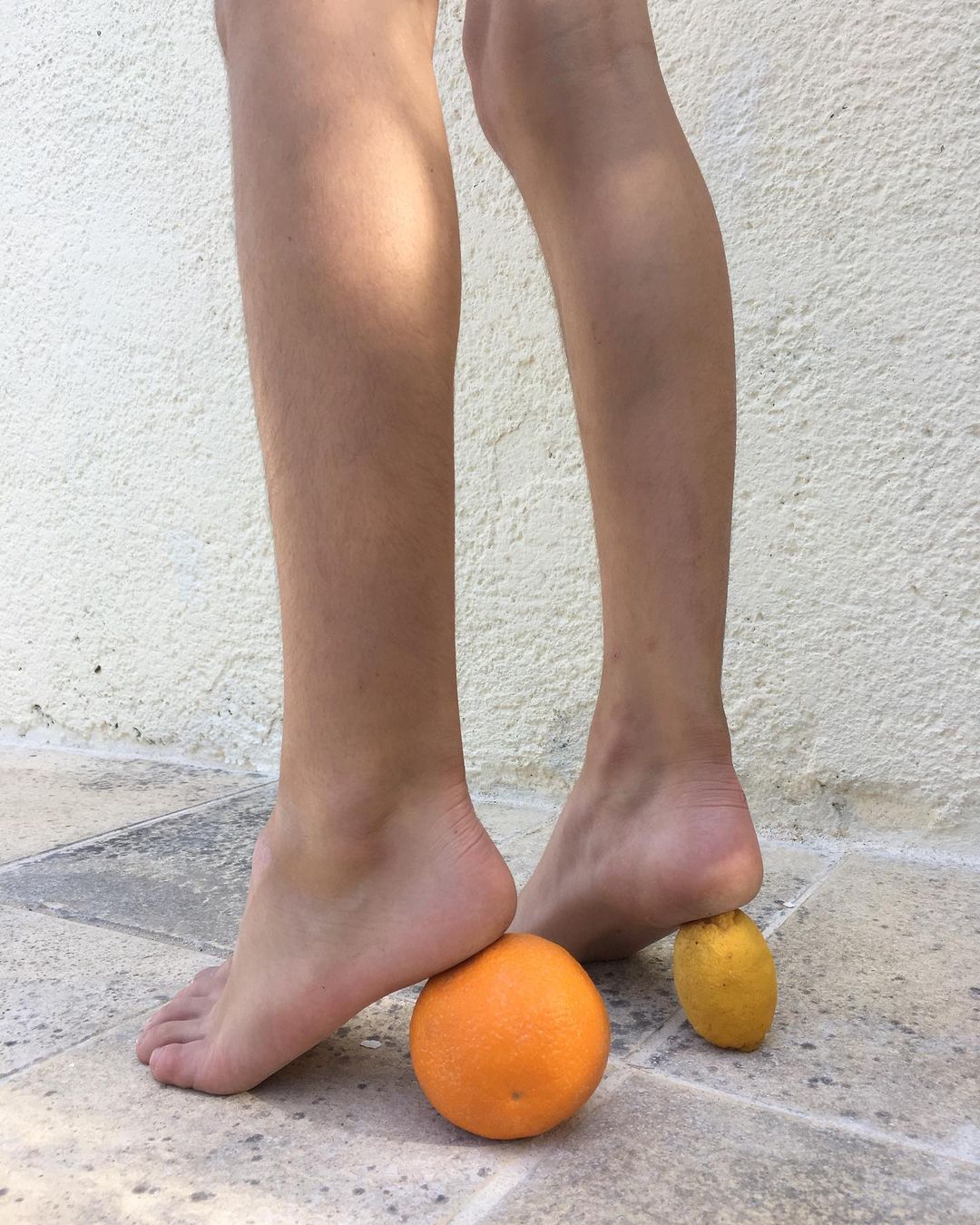 Тот самый Jacquemus: знаковые вещи и показы французского дизайнера, которые влюбили в себя мир