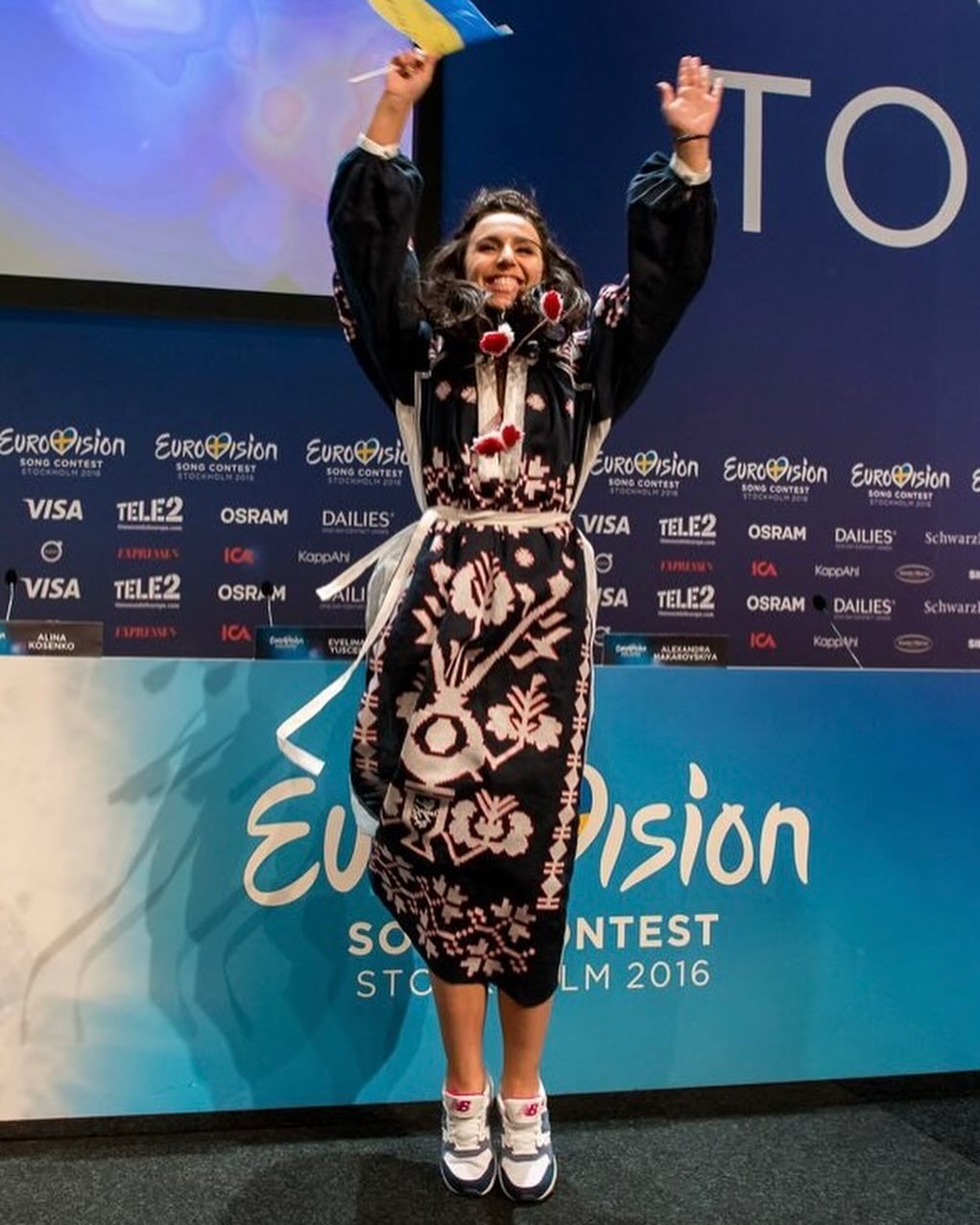 Наша історія, гордість та ідентичність. Зірки показали свої яскраві вбрання в День Вишиванки 2024