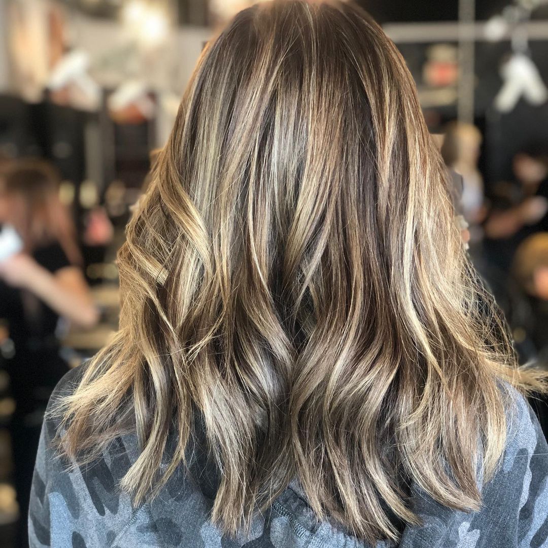 Как у звезд Голливуда: стилисты показали топ-7 самых модных причесок 2022