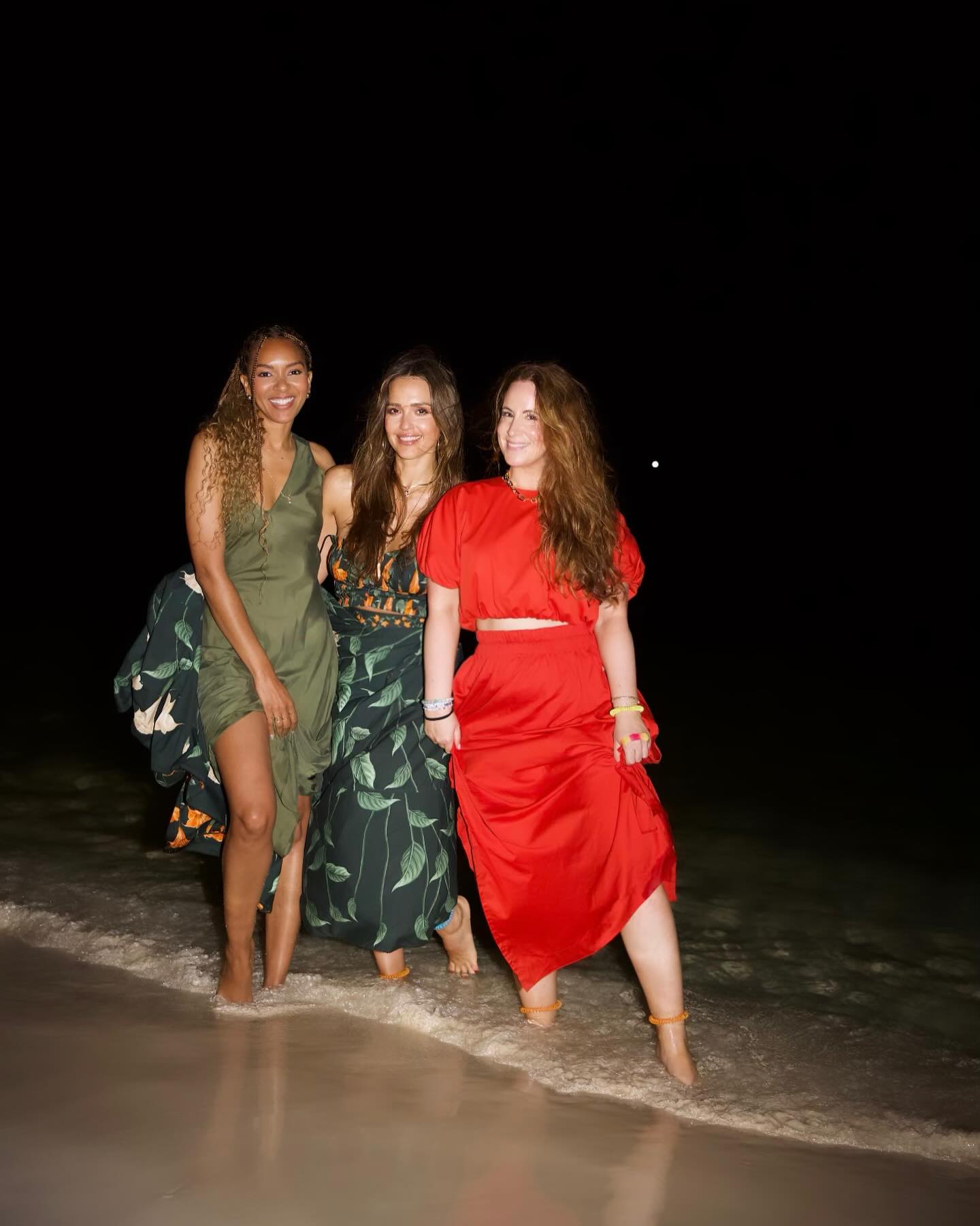 Джессіка Альба похизувалась яскравим Днем народження у Мексиці (фото)