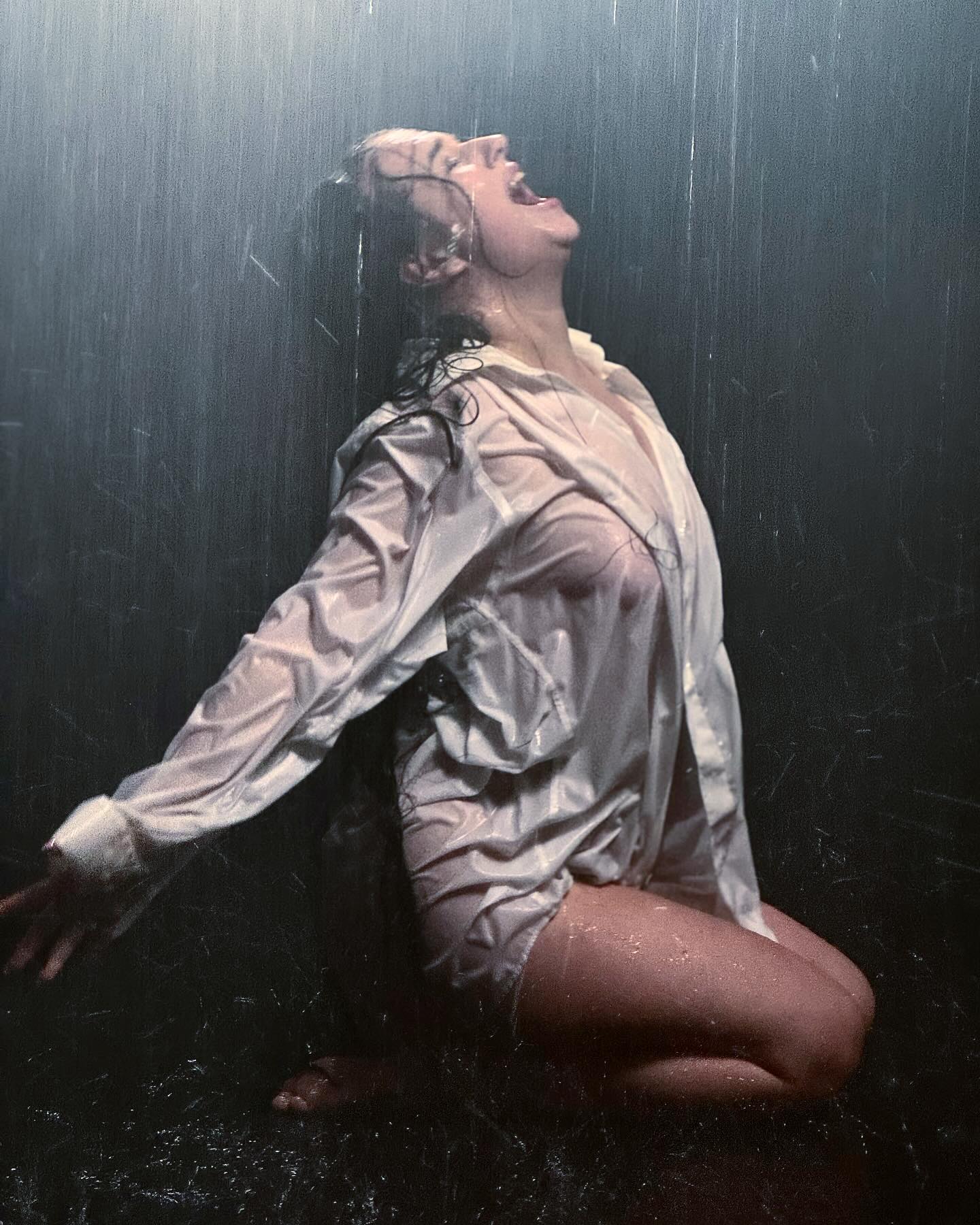 Українська співачка хотіла покінчити з життям: що відомо