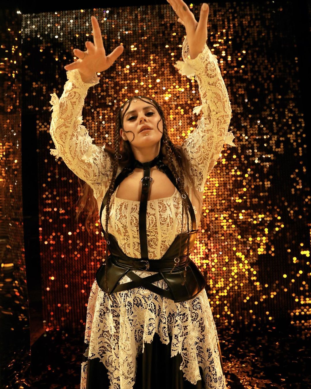 "Не смог справиться с ревностью": KAZKA рассказала о расставании с бойфрендом и сказала, когда выйдет замуж