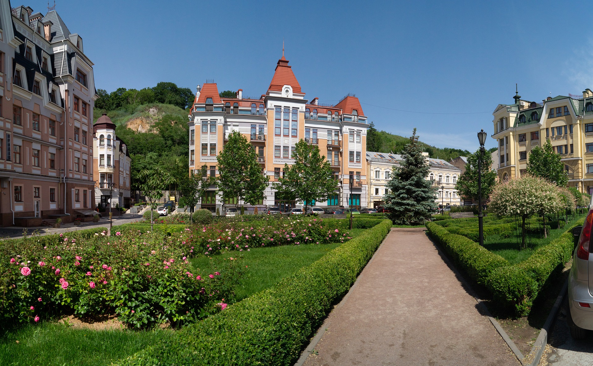 Рекордне падіння цін. Скільки коштує оренда квартир у Києві під час війни