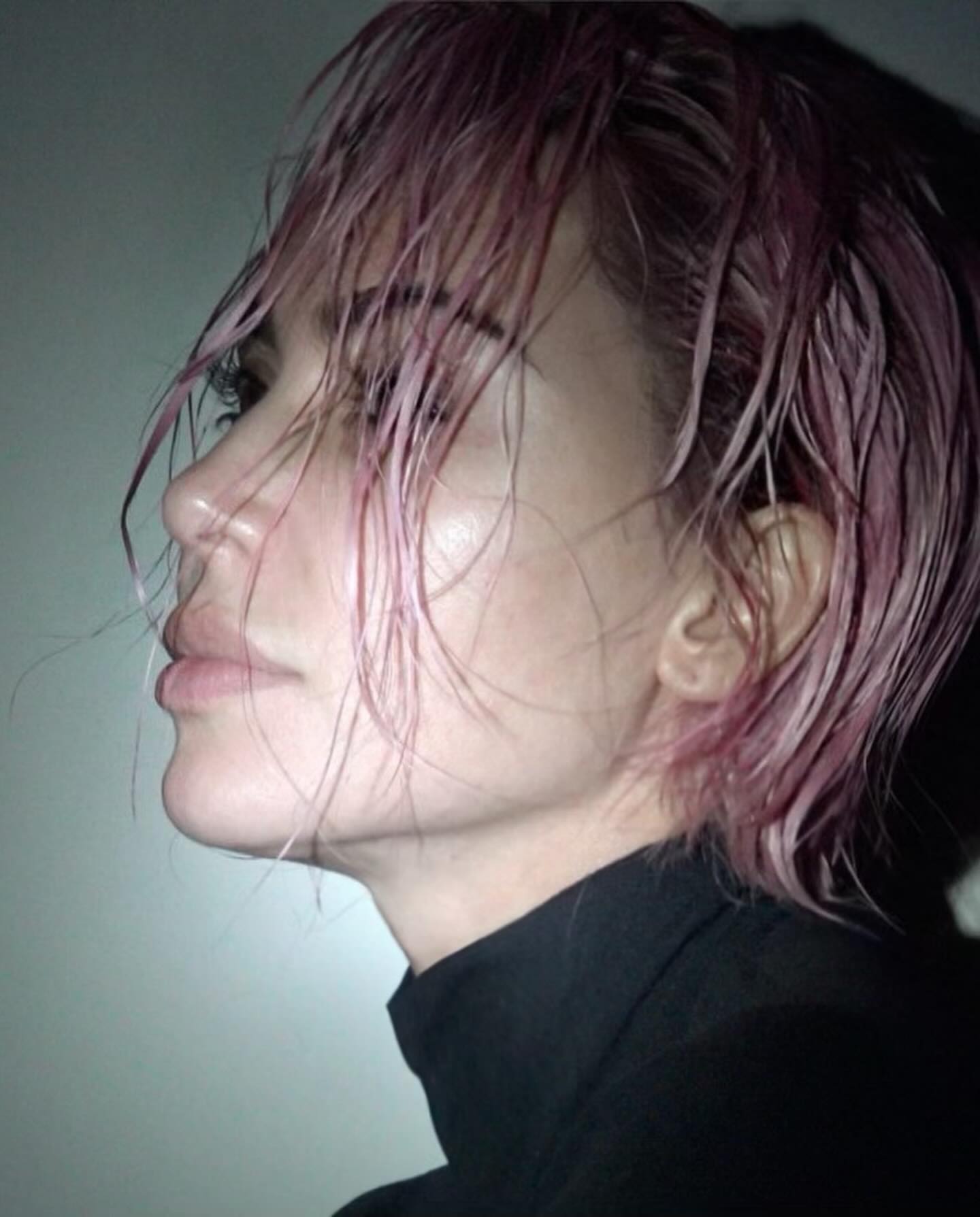 Кім Кардашьян кардинально змінила стиль і зачарувала прихильників новими фото