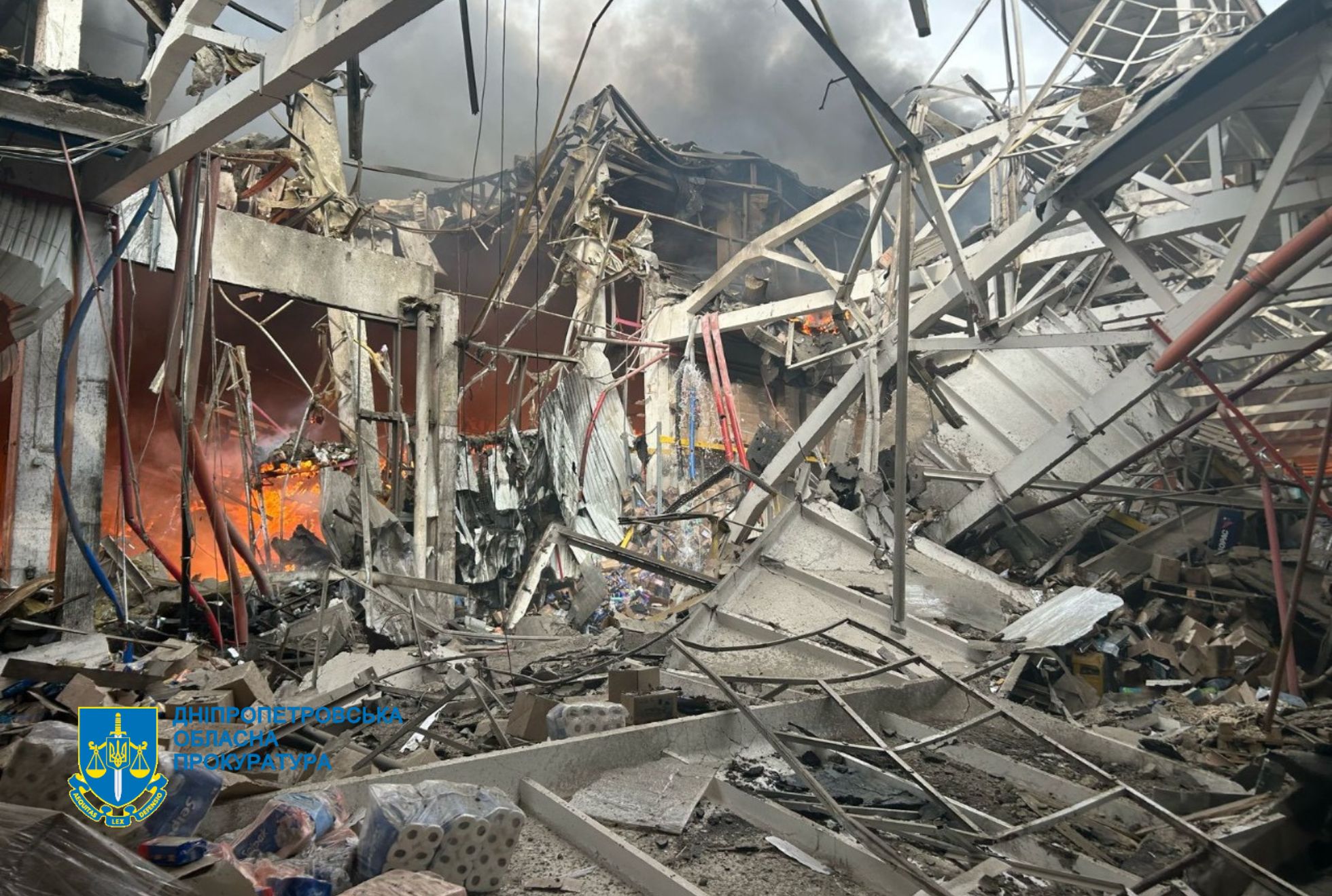 Прилет по складам компании "Биосфера", есть погибший: главное об ударе по Днепру