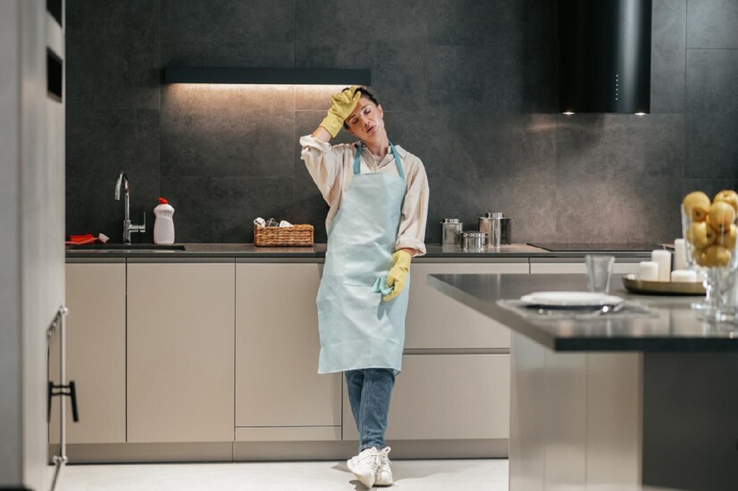Як правильно прибирати на кухні: що робити щодня, щотижня та раз на місяць