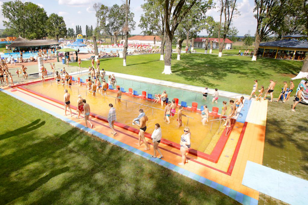 Бассейны и спа. Сколько стоит отдых на термальных водах Закарпатья осенью