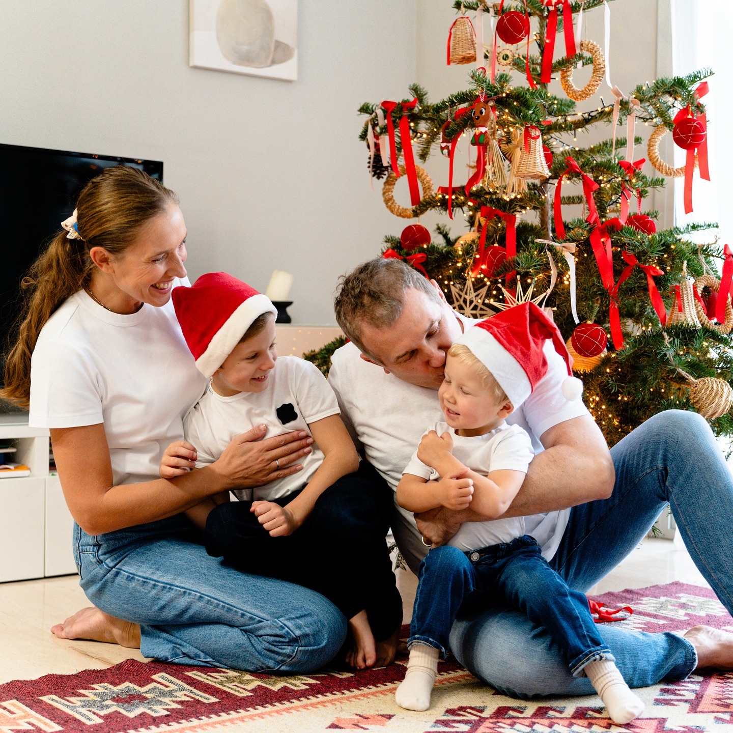 Як зірки відзначили Новий рік 2024: Мірошниченки, Осадча, Квіткова та інші (фото)