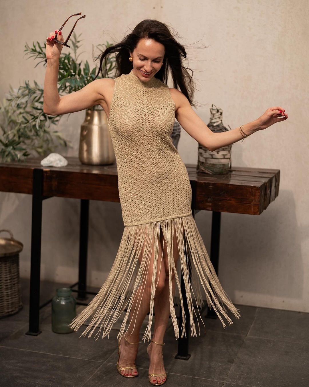 Как стилизовать шелковый платок: бывшая Остапчука продемонстрировала необычный способ