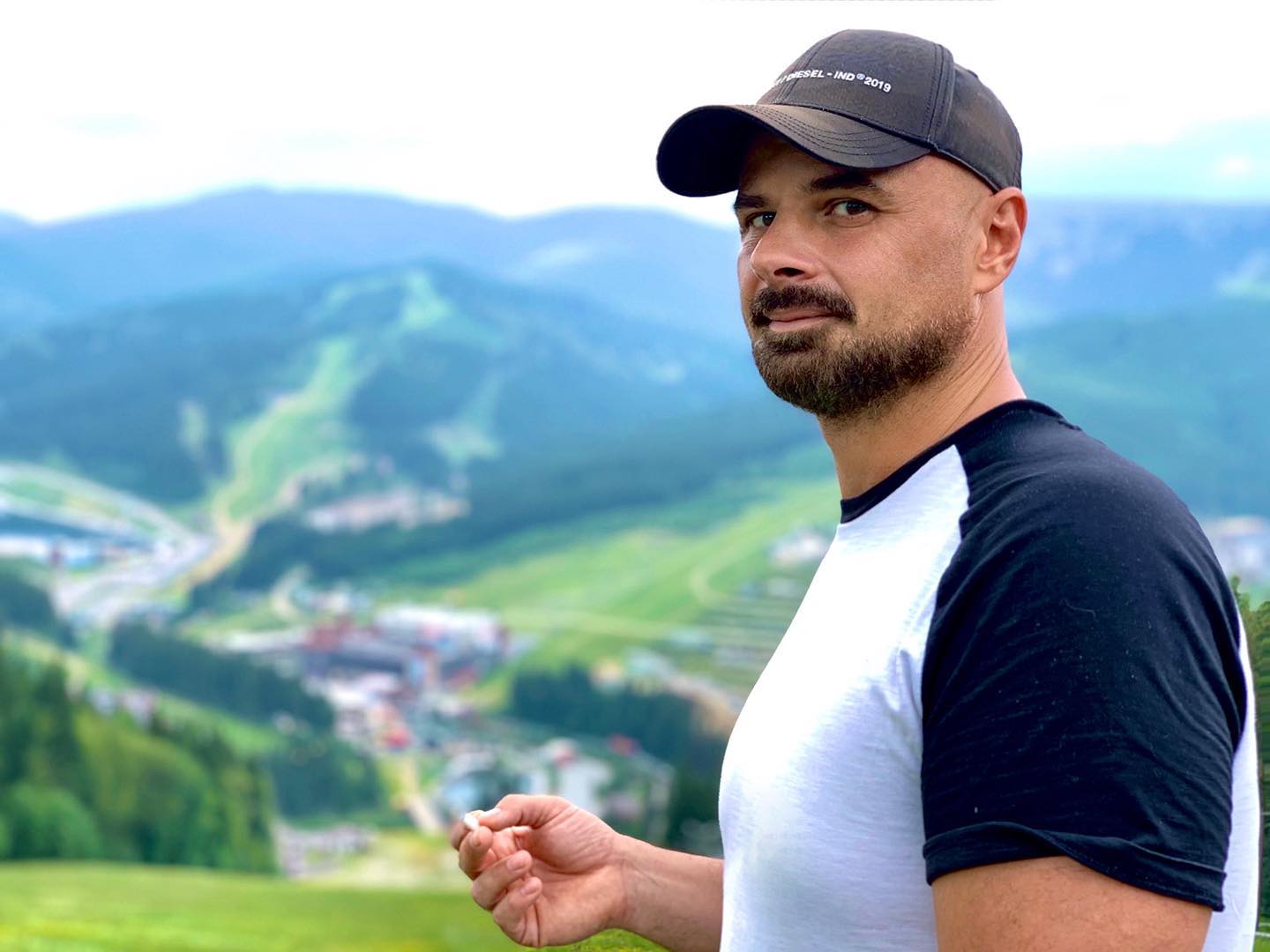 Украинский актер объяснил, почему его не взяли на фронт