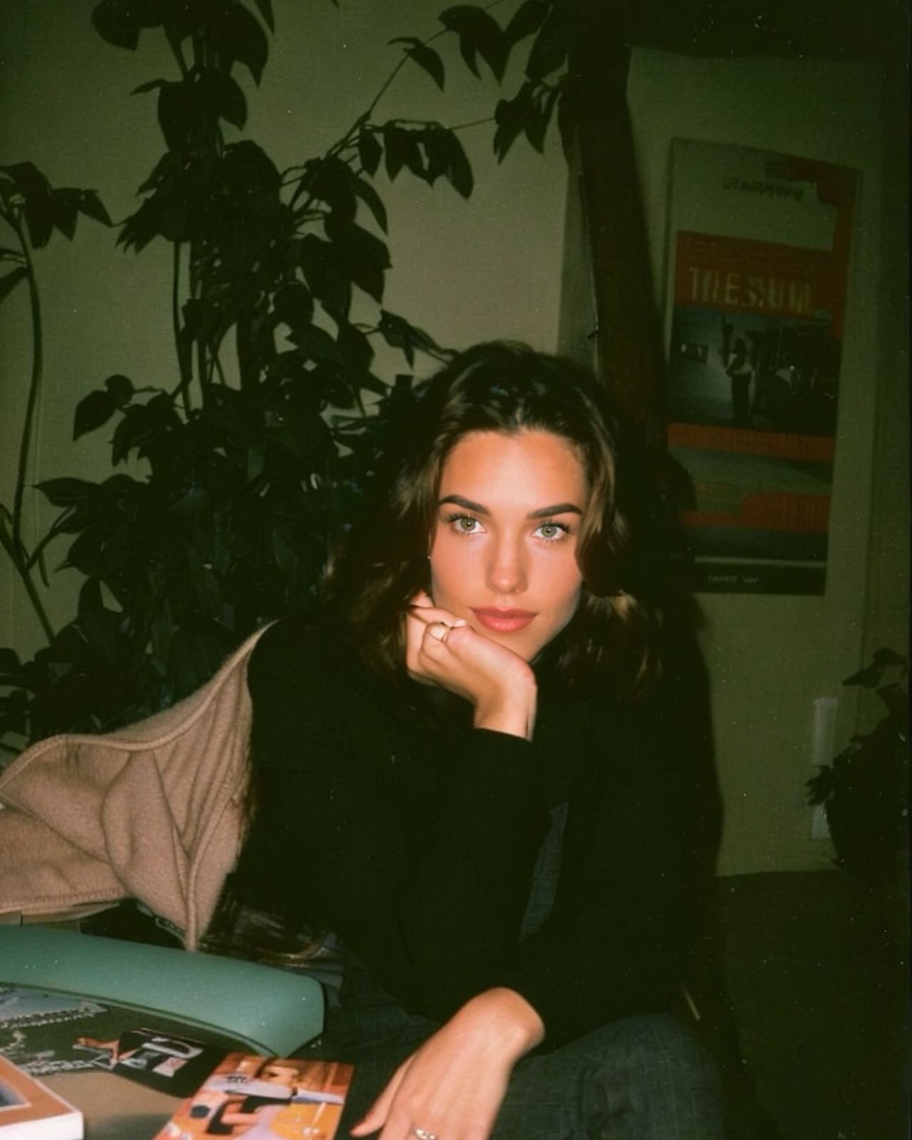 У стилі 90-х: українські зірки показали, якими їх бачить штучний інтелект (фото)