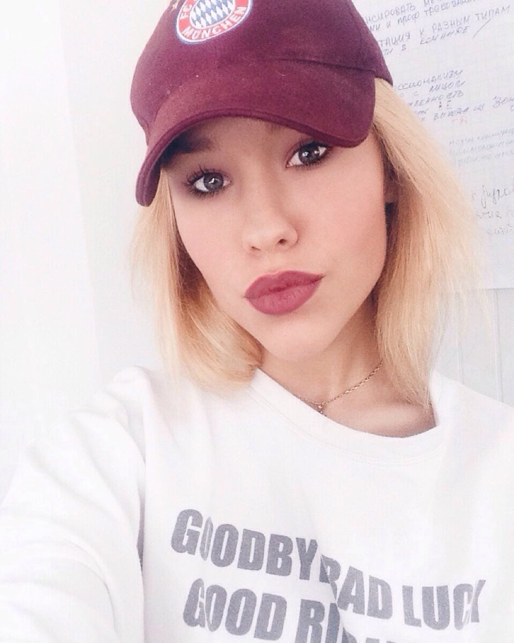 Як виглядала Даша Квіткова до одруження з Микитою Добриніним: яскраві фото