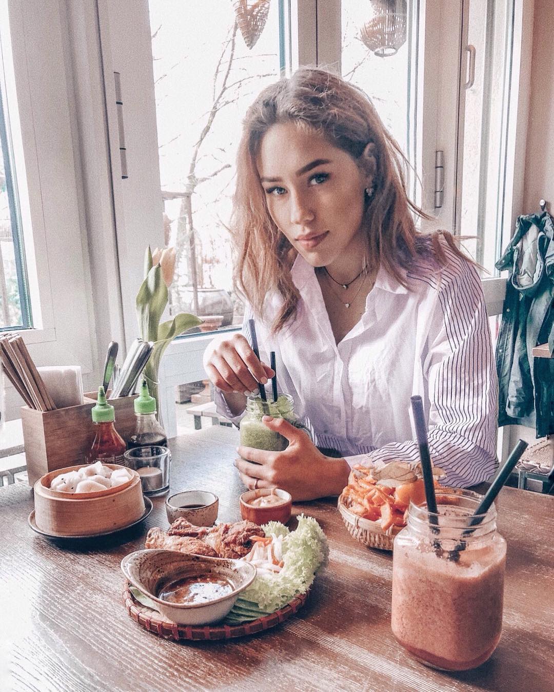 Як виглядала Даша Квіткова до одруження з Микитою Добриніним: яскраві фото