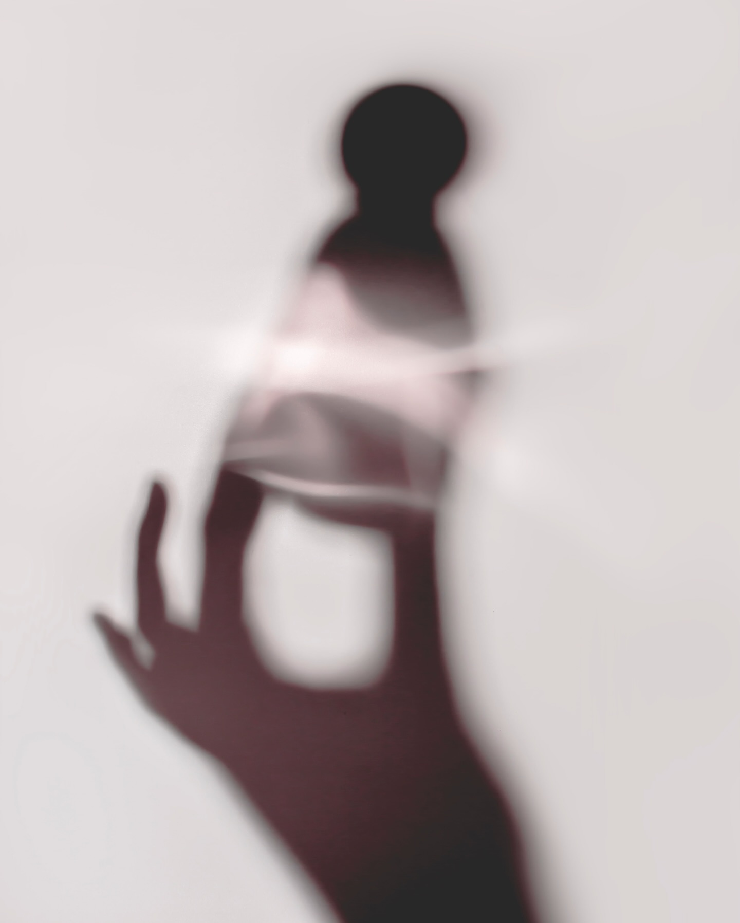 Кайлі Дженнер презентувала свої дебютні "космічні" парфуми (фото, відео)