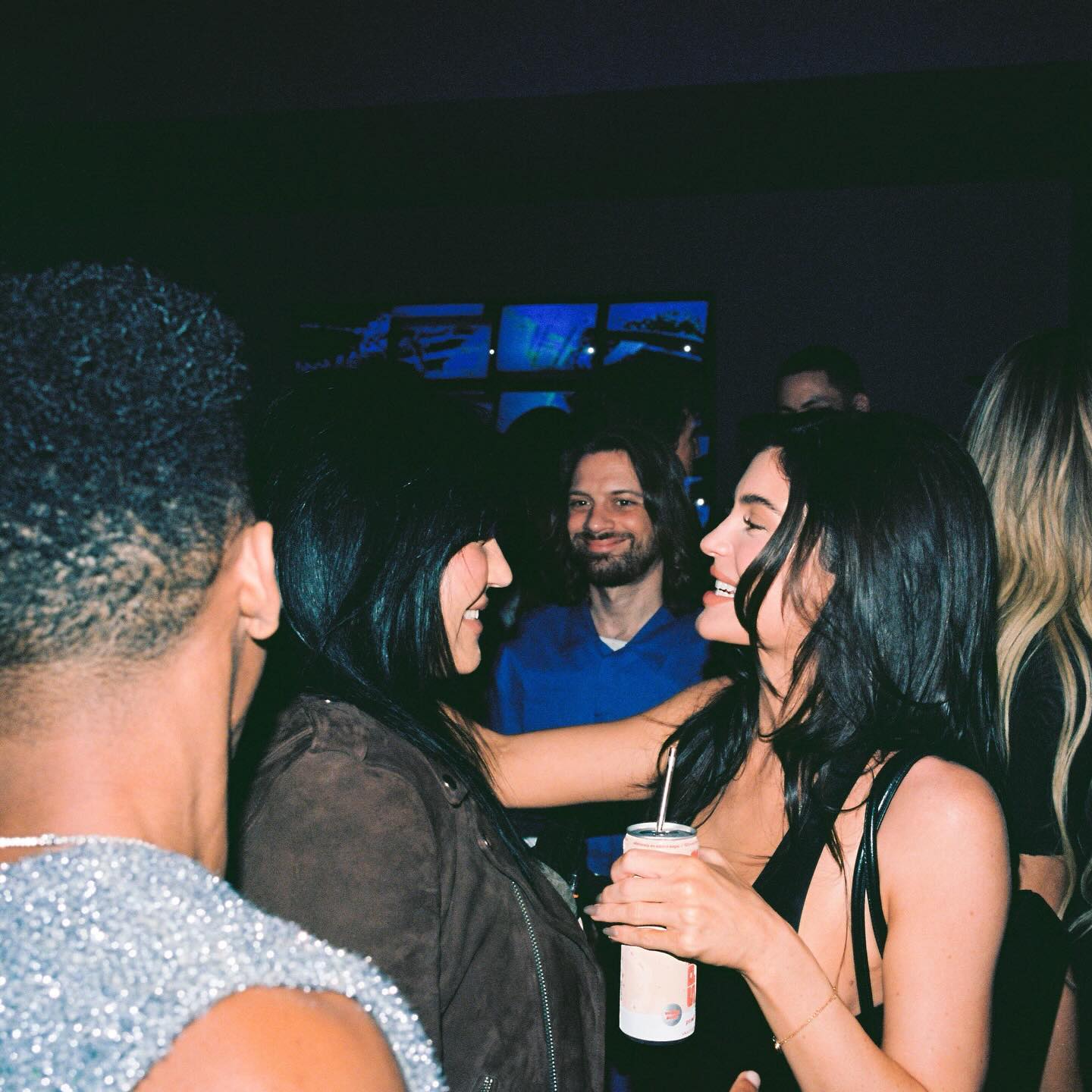 Кайли Дженнер представила свой дебютный бренд алкоголя (фото)